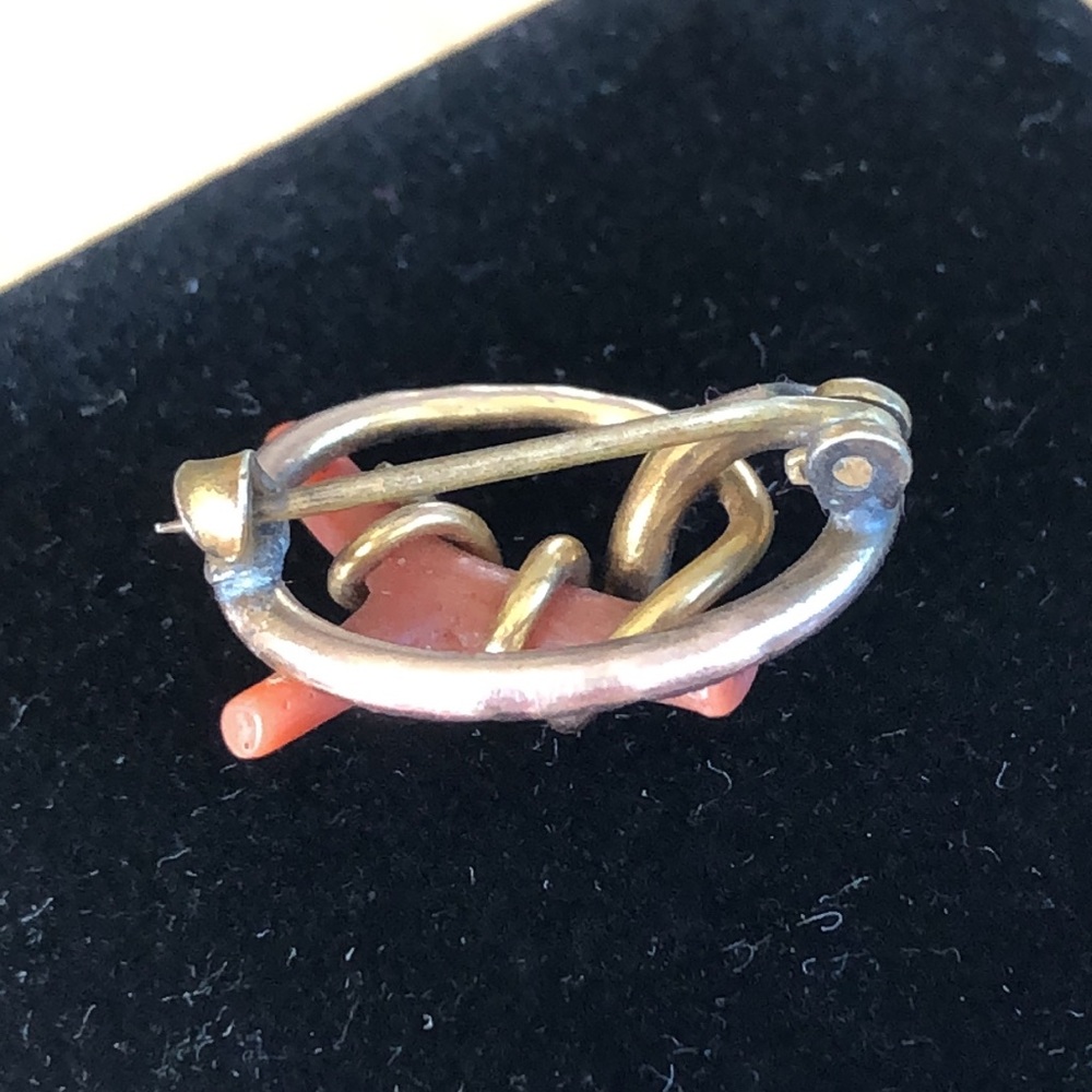 Victorian Coral Gold Love Knot - Picture 16 of 17